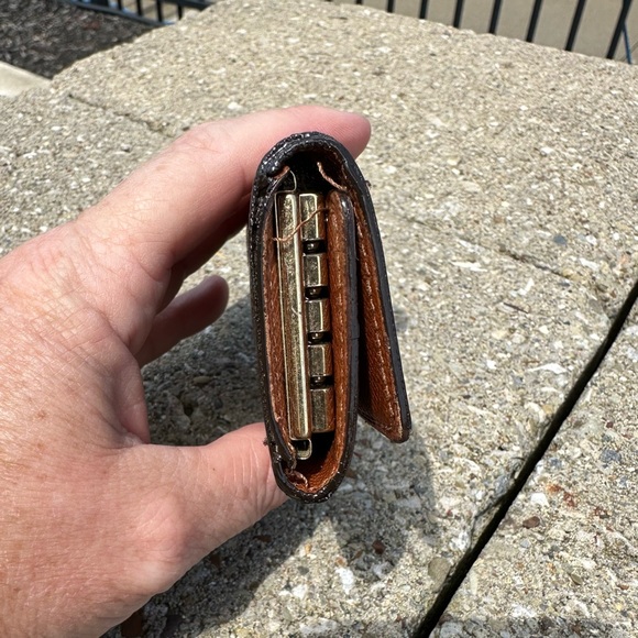 Louis Vuitton monogram 4 key holder - Picture 3 of 9